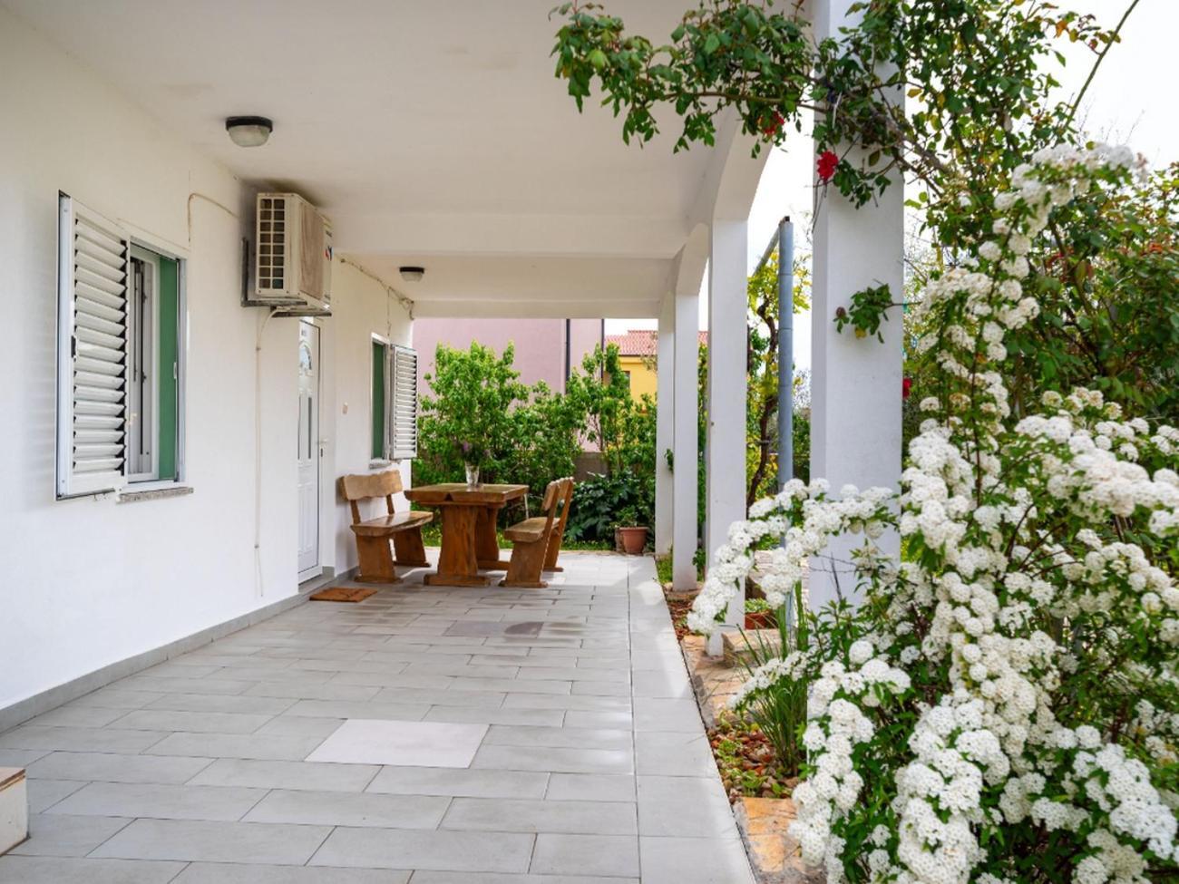 Apartments With A Parking Space Nin, Zadar - 10414 외부 사진